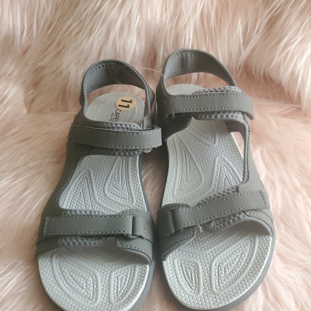 Capelli New York Women's Gray Leather Strapped San